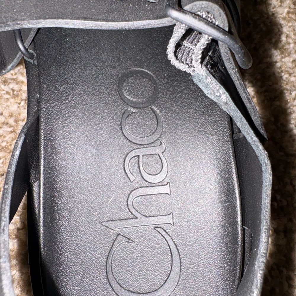 NEW Chaco Black Cross-Strap Sandals women’s size 8 - Picture 2 of 5